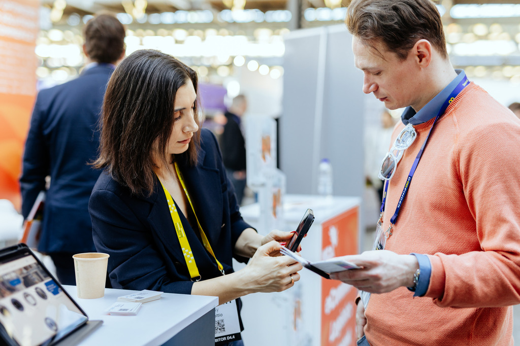 https://res.cloudinary.com/ecommerceberlin/image/upload/v1741619750/Website/PREMIUM%20SERVICES/ebe26_premium_services_badges/ZDJECIE%203.jpg